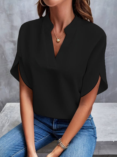 Lena | Vloeiende dames blouse met v-hals en wijde mouwen