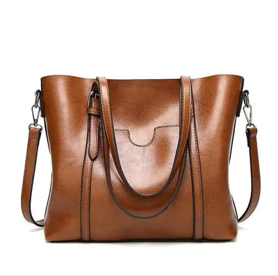 Katharina | Ruime dames schoudertas van imitatieleer met crossbodyband