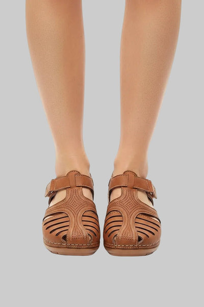 Elisabeth | Dames gesloten sandalen met sleehak en klittenband