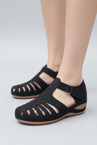 Elisabeth | Dames gesloten sandalen met sleehak en klittenband