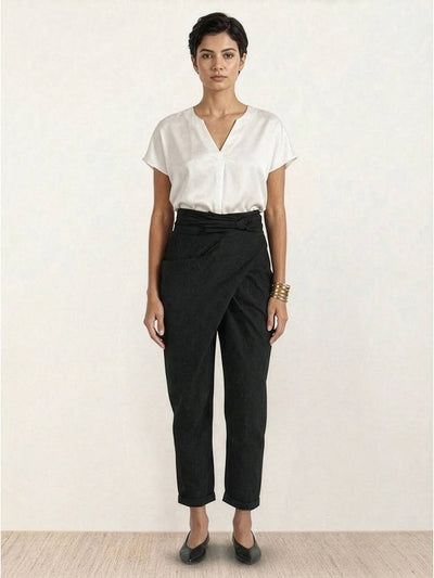 Nora | Dames cropped wikkelbroek met hoge taille, taps toelopende pijp en strikband