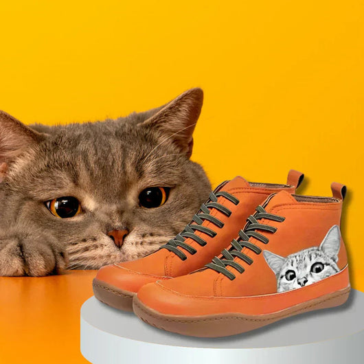 Nora | Dames veterlaarsjes van imitatieleer met kattenmotief