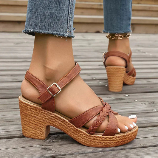 Annika | Dames sleehaksandalen met gevlochten bandjes en enkelgesp
