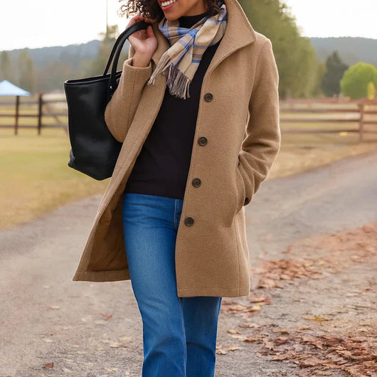 Charlotte | Klassieke elegante dames jas met knoopsluiting, halflang