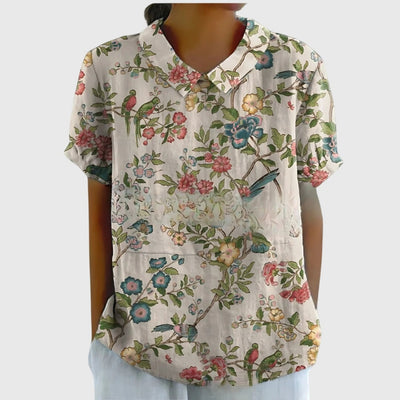 Katharina | Dames linnen blouse met korte mouwen, bloemenprint en bubikraag