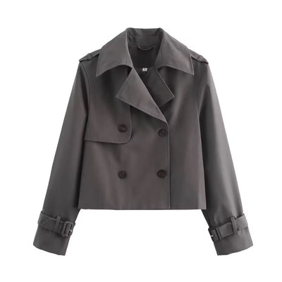 Charlotte | Korte dames trenchcoat met dubbele knoopsluiting en gespmanchetten