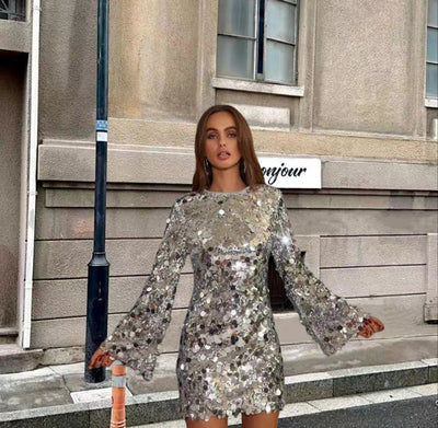 Nora | Korte dames pailletten cocktailjurk met trompetmouwen