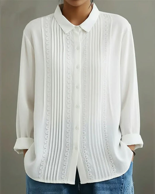Charlotte | Dames blouse met lange mouwen, kanten bies en stolpplooien voor
