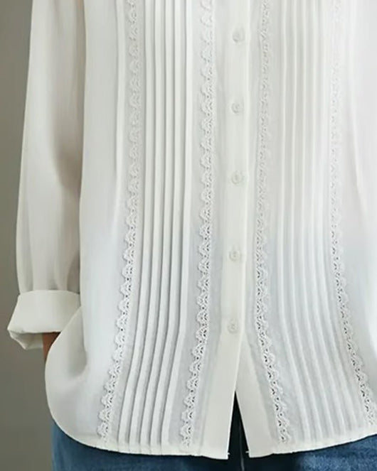Charlotte | Dames blouse met lange mouwen, kanten bies en stolpplooien voor
