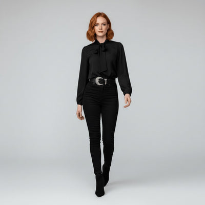 Sophie | Dames blouse met strikkraag, lange mouwen en relaxed fit