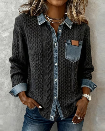 Sophie | Dames gebreide blouse met kabelpatroon, denim-patchwork en knoopsluiting