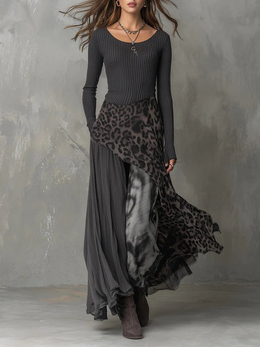 Amelie | Dames maxijurk met lange mouwen, luipaardprint en asymmetrische zoom