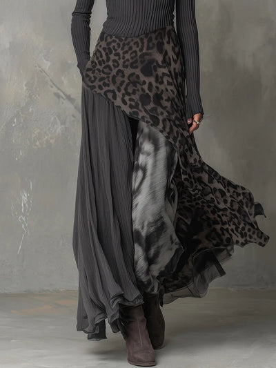 Amelie | Dames maxijurk met lange mouwen, luipaardprint en asymmetrische zoom