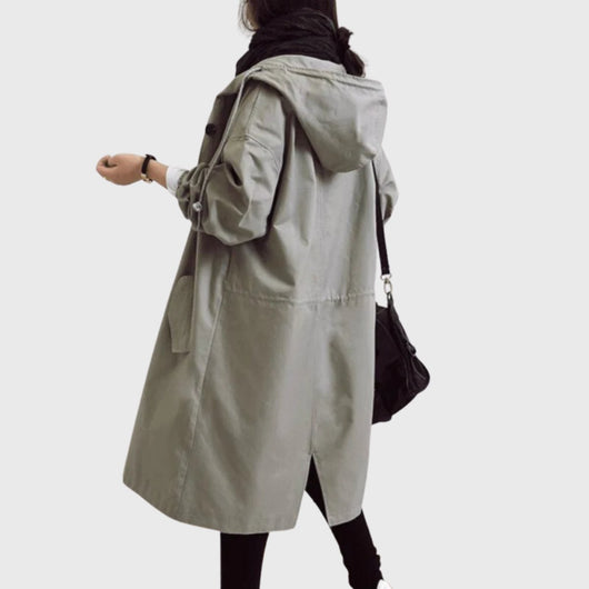 Clara | Lange waterafstotende dames trenchcoat met capuchon en wijde pasvorm