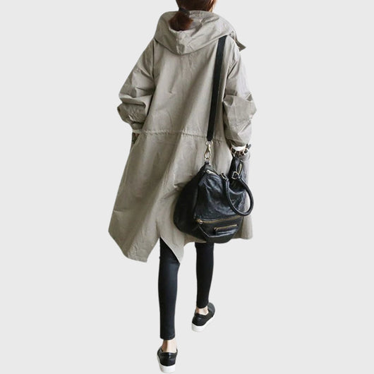 Clara | Lange waterafstotende dames trenchcoat met capuchon en wijde pasvorm