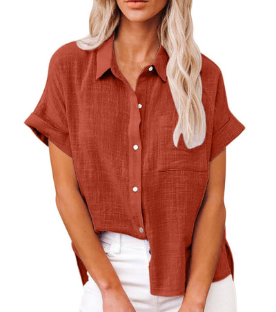 Leonie | Lichte dames blouse met korte mouwen en borstzak