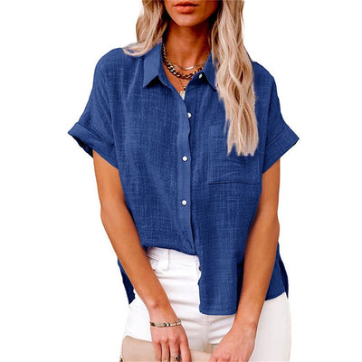 Leonie | Lichte dames blouse met korte mouwen en borstzak