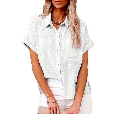 Leonie | Lichte dames blouse met korte mouwen en borstzak