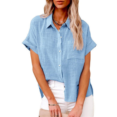 Leonie | Lichte dames blouse met korte mouwen en borstzak