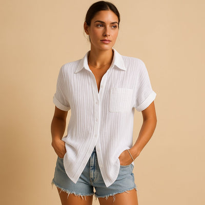 Clara | Dames blouse in linnenlook met korte mouwen en borstzak