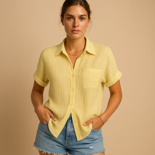 Clara | Dames blouse in linnenlook met korte mouwen en borstzak