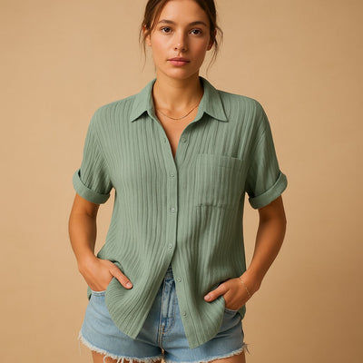 Clara | Dames blouse in linnenlook met korte mouwen en borstzak