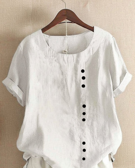 Sophie | Losvallende linnen damesblouse met korte mouwen en asymmetrische knoopsluiting