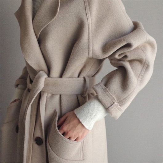 Frieda | Lange dames wollen jas met revers en dubbele knoopsluiting