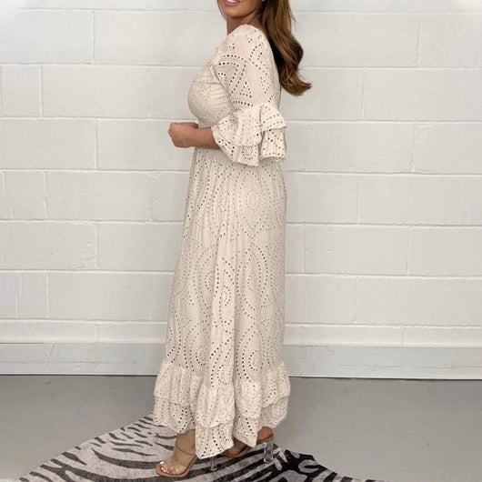 Elisabeth | Witte dames midijurk van broderie anglaise met V-hals en ruchemouwen