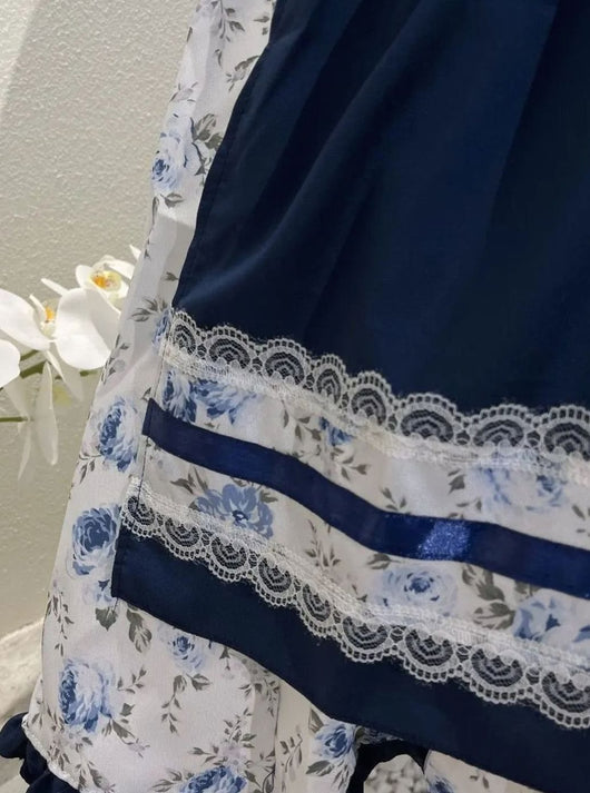 Marlene | Dames Oktoberfest dirndl met bloemendessin, schort en kantdetails