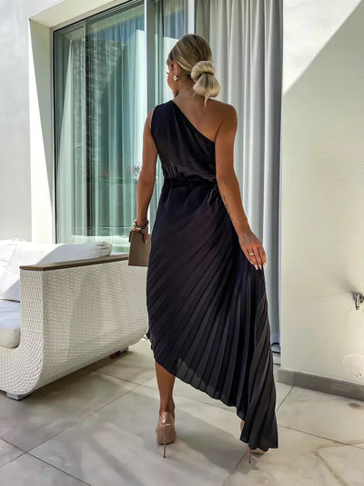 Mia | Dames one-shoulder plissé maxijurk met bloemdetail