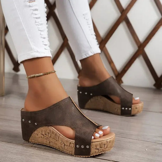 Nora | Dames comfort sandaletten met sleehak en plateau