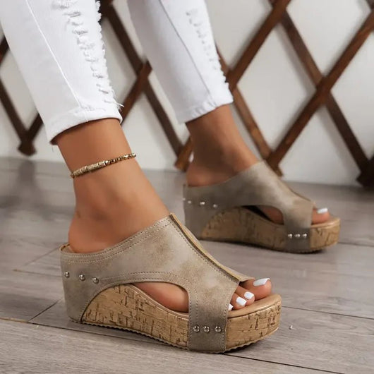 Nora | Dames comfort sandaletten met sleehak en plateau