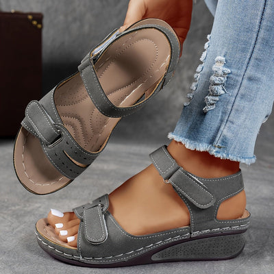 Elisabeth | Dames comfortsandalen met klittenband en sleehak
