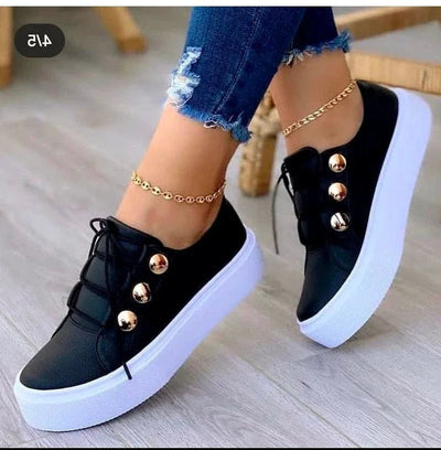 Clara | Dames comfort plateau sneakers met veters en gouden studs