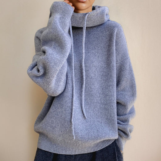 Elfriede | Oversized dames gebreide coltrui met capuchon en trekkoord
