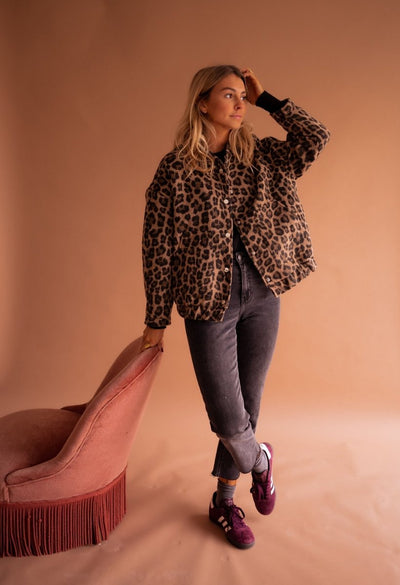 Luisa | Oversized dames gewatteerde jas met luipaardprint en drukknopen