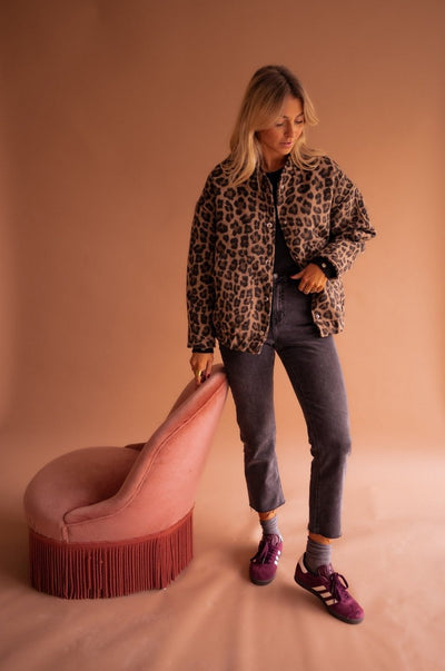 Luisa | Oversized dames gewatteerde jas met luipaardprint en drukknopen