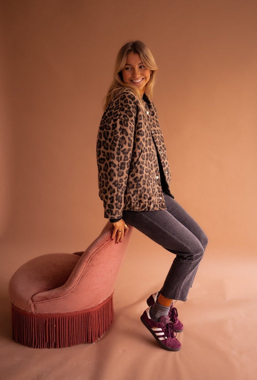 Luisa | Oversized dames gewatteerde jas met luipaardprint en drukknopen