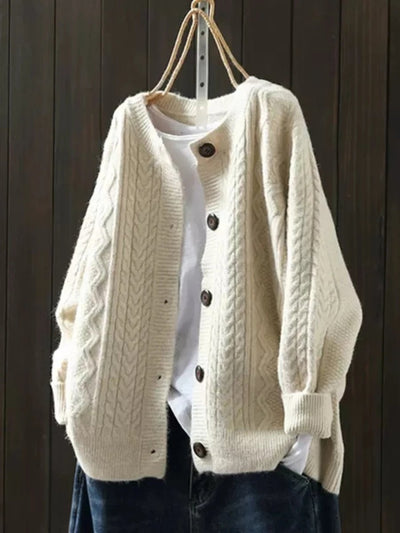 Johanna | Oversized dames gebreid vest met kabelpatroon en knoopsluiting