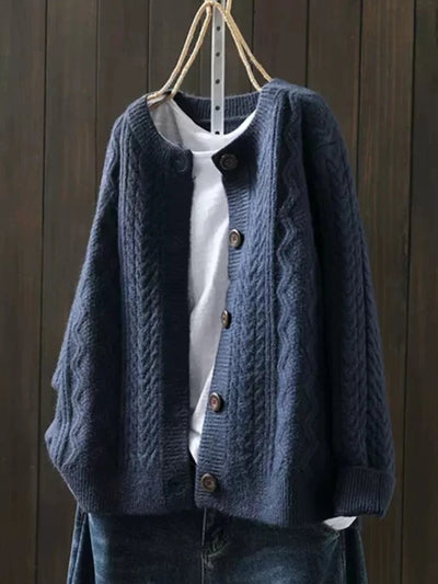 Johanna | Oversized dames gebreid vest met kabelpatroon en knoopsluiting