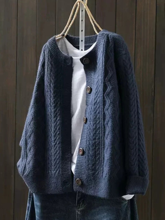 Johanna | Oversized dames gebreid vest met kabelpatroon en knoopsluiting