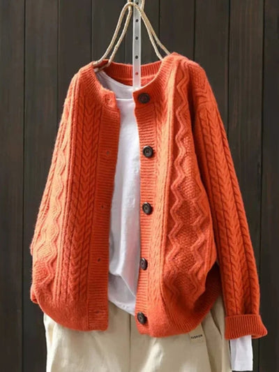 Johanna | Oversized dames gebreid vest met kabelpatroon en knoopsluiting