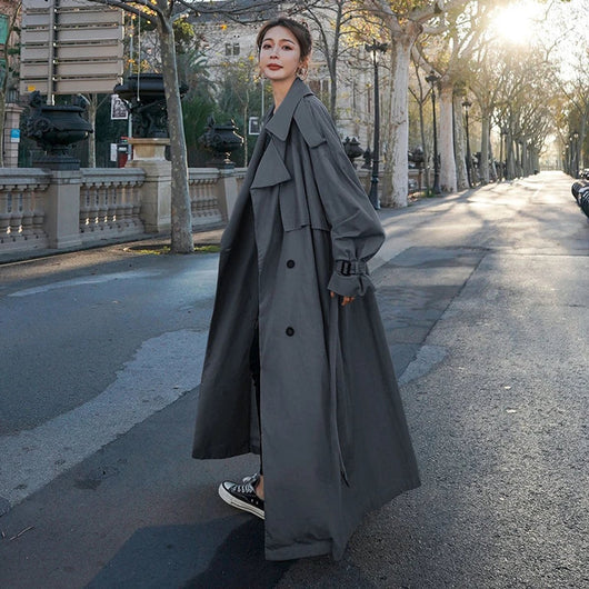 Emilia | Oversized lange dames trenchcoat met dubbele knoopsluiting en ceintuur