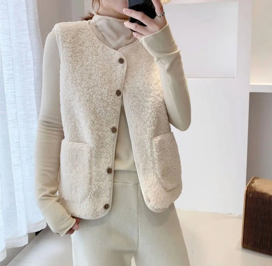 Marlene | Dames bodywarmer van teddyfleece met knoopsluiting