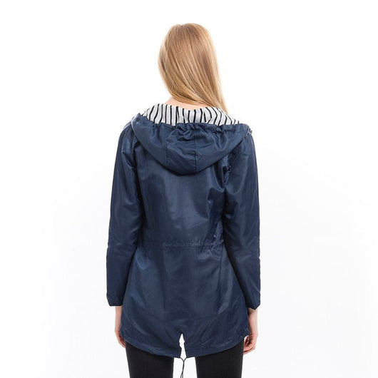 Annika | Dames regenjas met capuchon en taillekoord, waterafstotend