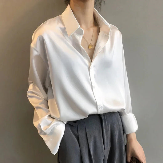 Mia | Dames satijnen blouse met lange mouwen en knoopsluiting