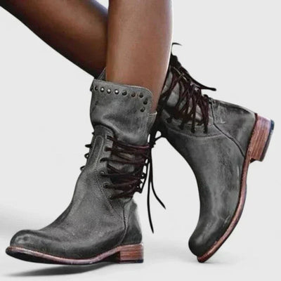 Elfriede | Dames veterlaarzen in vintage leerlook met studdetail