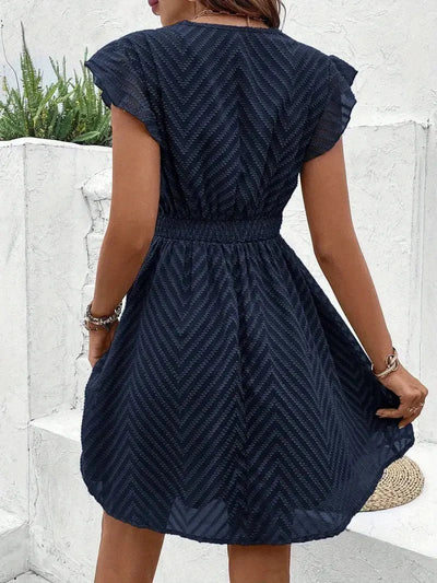 Elisabeth | Dames zomerjurk met V-hals, kanten detail en korte mouwen