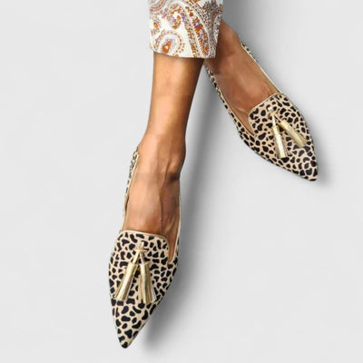 Hannah | Dames platte loafers met spitse neus, luipaardprint en kwastjes